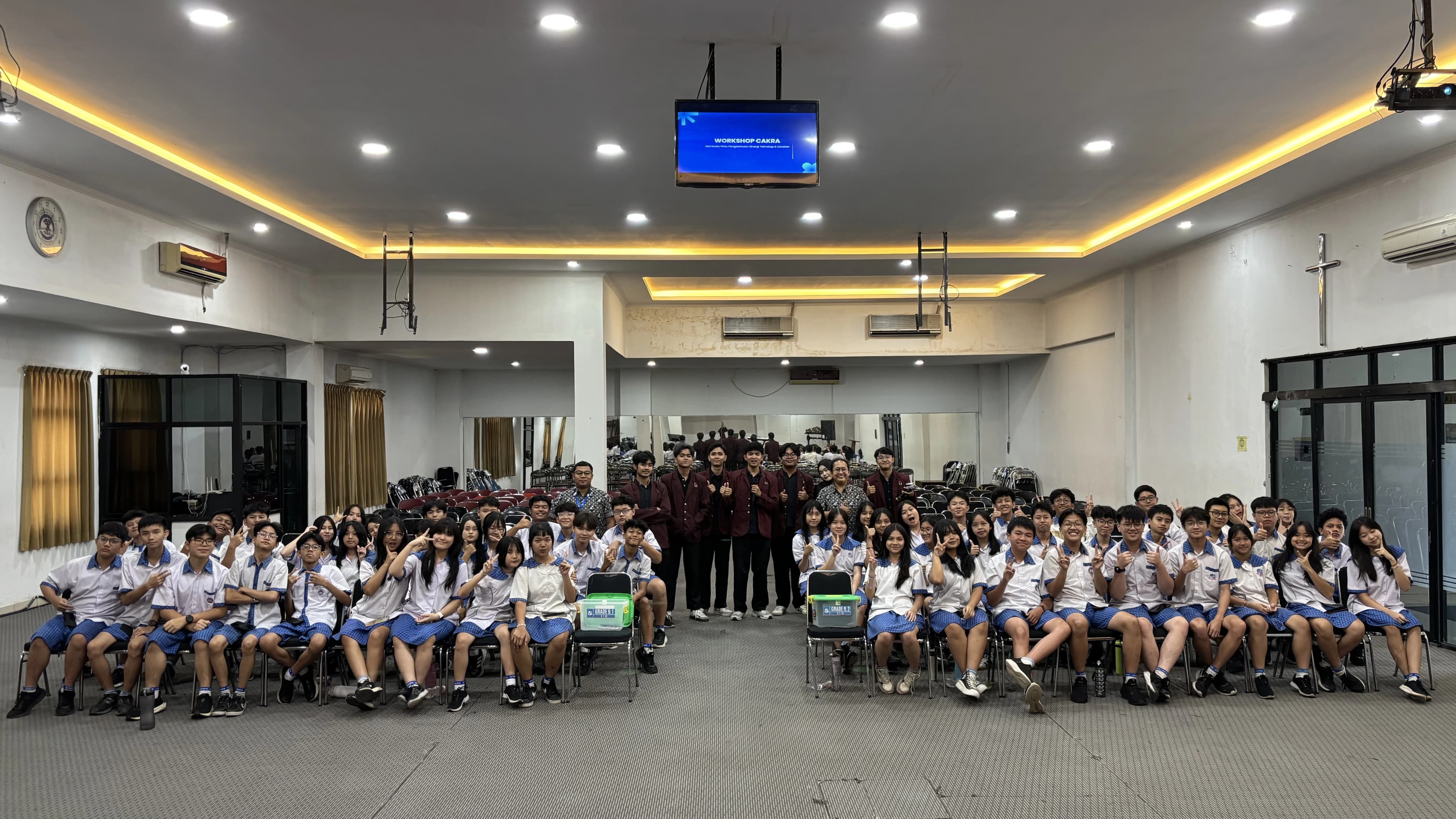 Sesi Foto Bersama Pertama